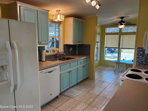 817 Oriole Cir, Sebastian FL  32976-7520 exterior