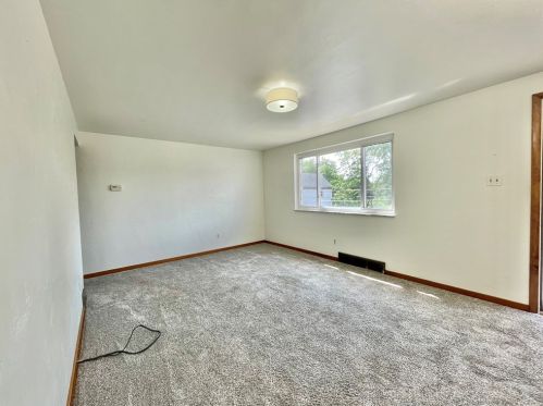 2131 Plainview Ave, Pittsburgh, PA 15226-1545