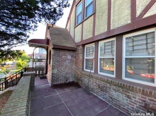 138-36 229th St, Jamaica, NY 11413-1324