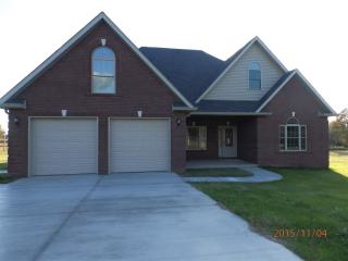 421 Andover Dr, Glendale, KY 42740-8732
