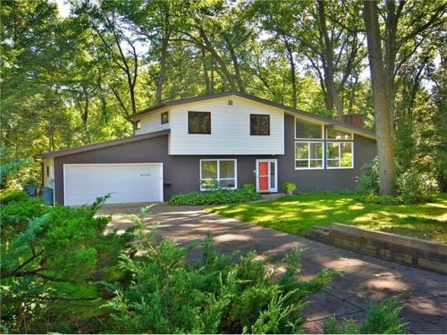 424 Home Dr, Trafford, PA 15085-1325