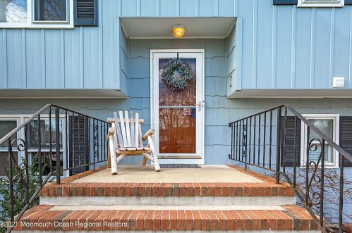 304 Dogwood Dr, Bricktown, NJ 08723-5912