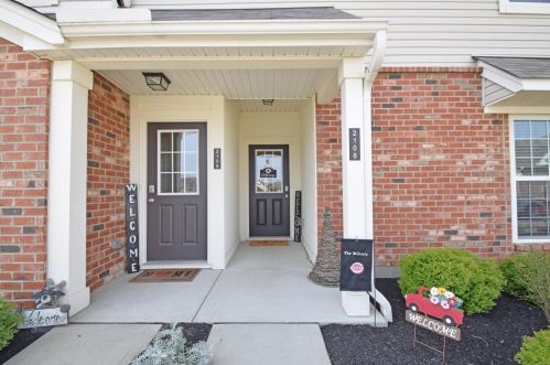 2108 Hickory Park Ln, Stonelick, OH 45103