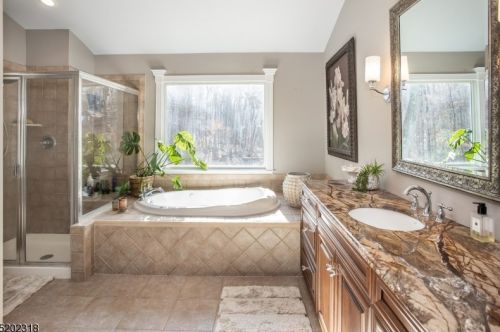 42 King George Rd, Warren NJ  07059-7045 exterior