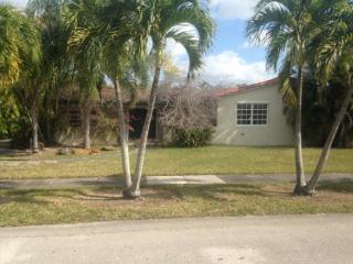10335 99th St, Miami, FL 33176-2719