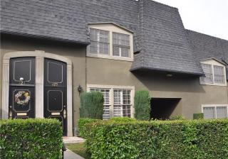 125 Cypress Ave, Redlands, CA 92373-6034