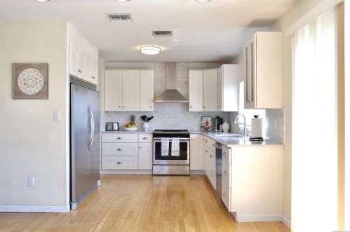 714 Montauk Hwy, West Islip, NY 11795-4421
