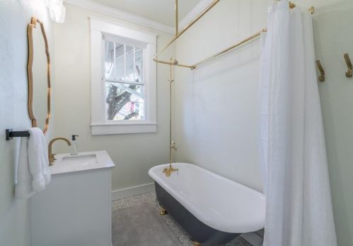 3808 Pne St, Greenville TX  75401-5324 exterior