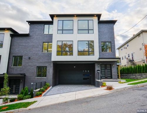 136 Harwood Ter, Palisades Park, NJ 07650-2143