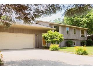 8317 103rd St, Minneapolis, MN 55438-1926