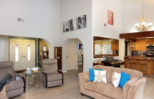 206 Wisteria Ct, Santa Maria CA  93455-3417 exterior