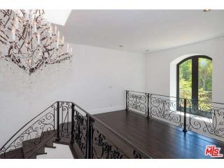 10313 Woodbridge St, North Hollywood CA  91602-2939 exterior