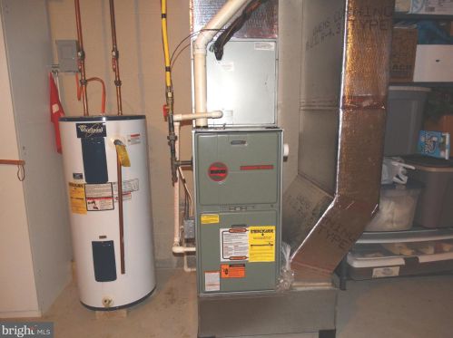 21 Holly Ct, Lees Cross Roads PA  17257-8749 exterior