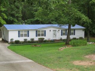 7908 Russell Rd, Durham, NC 27712-9104