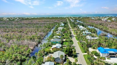 852 Rabbit Rd, Sanibel FL  33957-3018 exterior