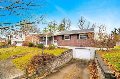 792 Evangeline Rd, Cincinnati, OH 45240-3127