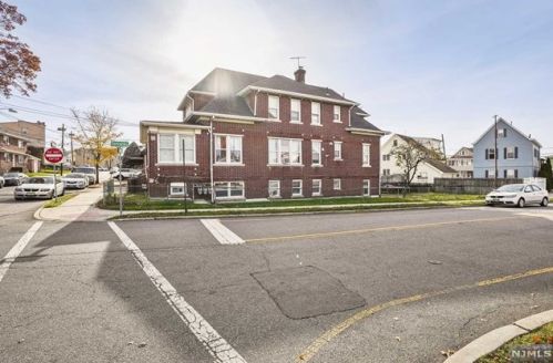 69 Macarthur Ave, Outwater NJ  07026-1520 exterior