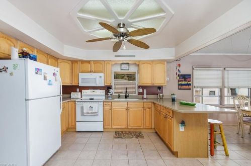 4995 Curlew Dr, Saint James City FL  33956-2826 exterior