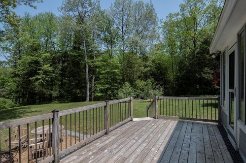 565 Penacook Rd, Hopkinton NH  03229-2916 exterior