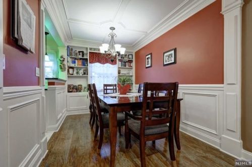 65 Elmwood Ter, Elmwood Park, NJ 07407-1728