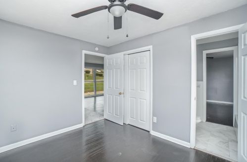 2465 Galbraith Rd, Cincinnati OH 45239-4208 exterior