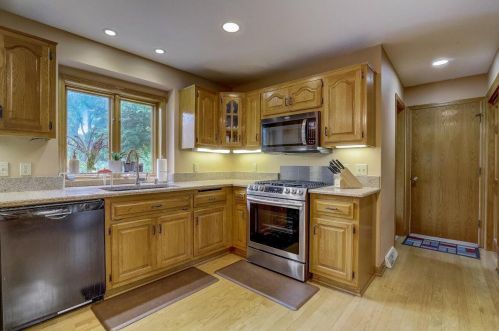 2234 Glenbrook Ln, Thiensville WI  53092-3116 exterior