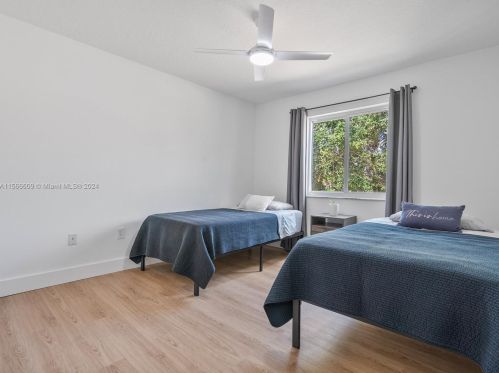 3761 144th Ave, Hollywood FL  33027-3785 exterior