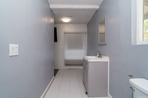 5887 Paramount Dr, Riverside CA 92509-0806 exterior