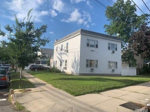 261-01 Williston Ave, Floral Park, NY 11001-1060