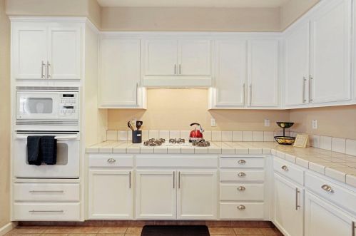767 Red Barn Pl, Lathrop CA  95330-8975 exterior