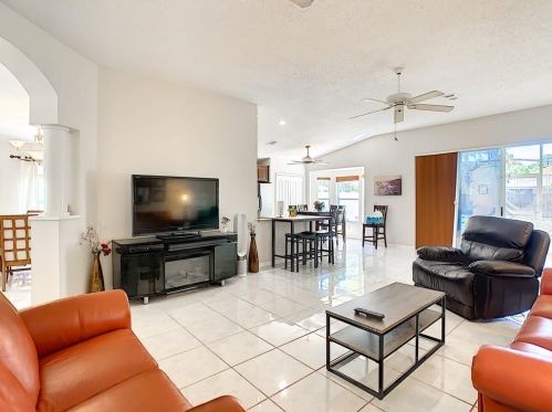 4784 Ridgemoor Cir, Palm Harbor FL  34685-3149 exterior