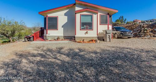 19060 Mesquite Dr, Black Canyon City, AZ 85324-8780