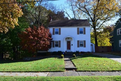 2454 Oakwood Ave, Zanesville, OH 43701-1946