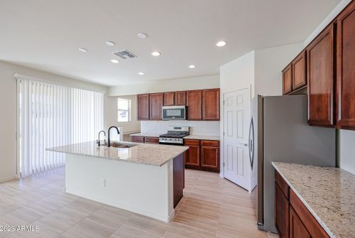 9039 San Juan Ave, Glendale AZ  85305-2706 exterior