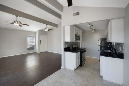 357 Los Arbolitos Blvd, Oceanside CA 92058-1526 exterior