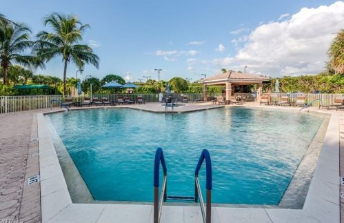 9251 Spring Run Blvd, Bonita Springs FL 34135-3609 exterior