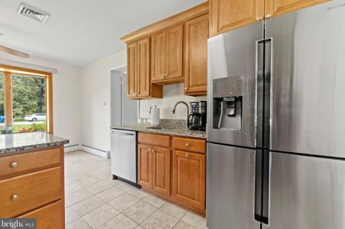 10519 Amity St, Lorton VA  22079-3516 exterior