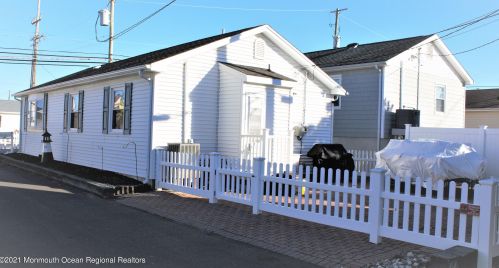103 Dune Way, Lavallette NJ  08735-1714 exterior