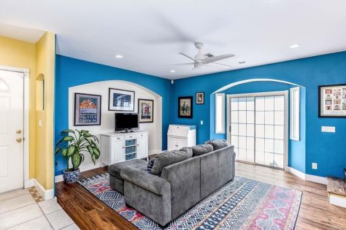 3827 46th St, San Diego, CA 92105-2813