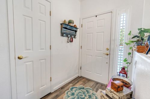 3010 La Vina Cir, Los Banos CA  93635-9497 exterior