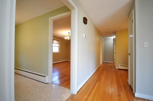 55 Foster Ln, Windsor CT exterior