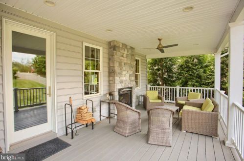 504 Sophia Cir, Hummelstown PA  17036-7089 exterior