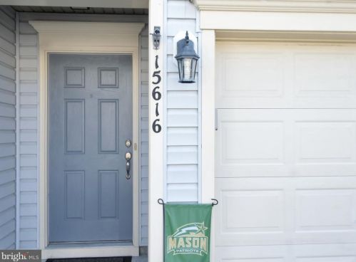 15616 John Diskin Cir, Woodbridge, VA 22191-6538