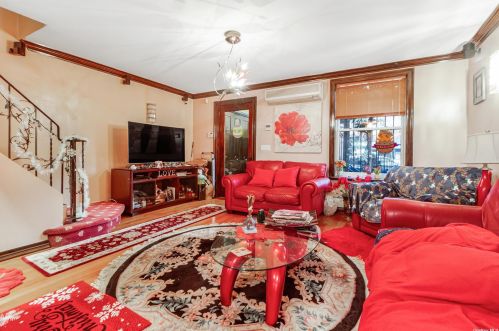 45-09 Skillman Ave, Long Island City, NY 11104-0045