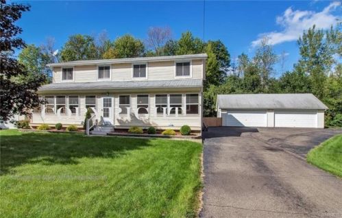 810 Beach Rd, Angola, NY 14006-9756