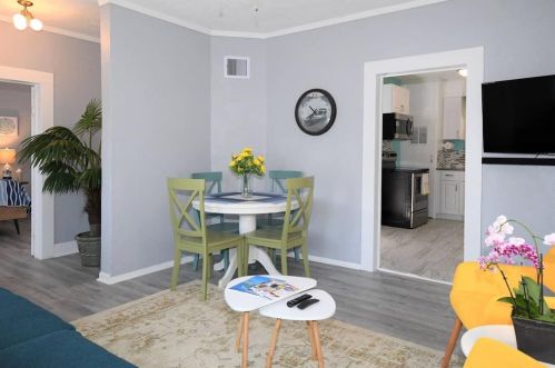 811 10 St, Galveston TX 77550-5118 exterior