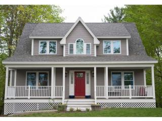 6 Beacon Cir, Dover, NH 03820-4197