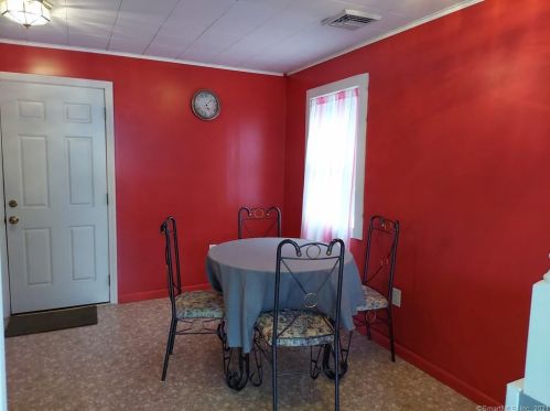 23 Flint Ct, Groton CT  06340-4824 exterior