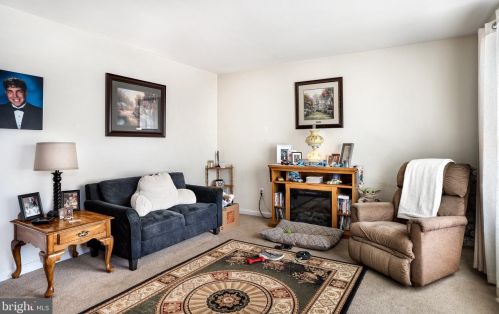 217 Kadies Ln, Edinburg, VA 22824-9608