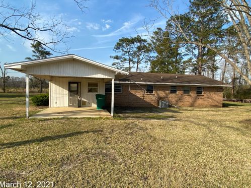 541 Gum Creek Rd, Graceville, FL 32440-4635
